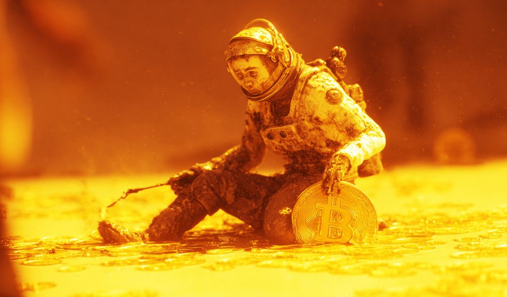 Analyst Who Predicted 2022 Bitcoin Crash Warns of BTC Meltdown As Black Swan Risk Looms, Says Altcoins Face Big Shakeout