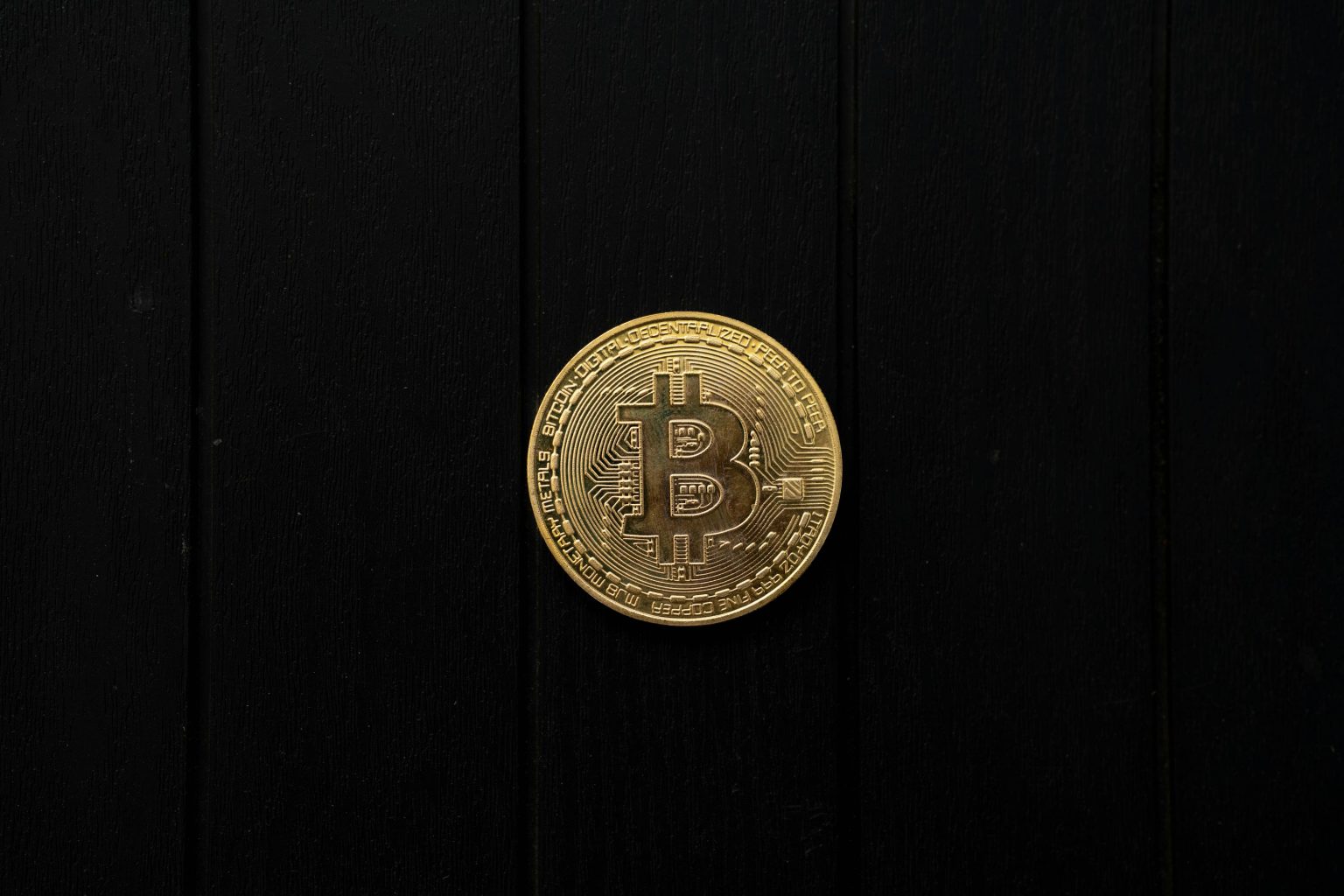 Bitcoin Hits 7-Week Low as $530-M in Trades Wiped Out