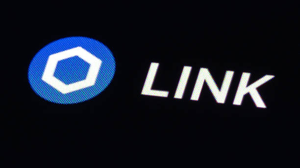 Chainlink On Standby: A Big Move Is Loading, But Bitcoin Decides